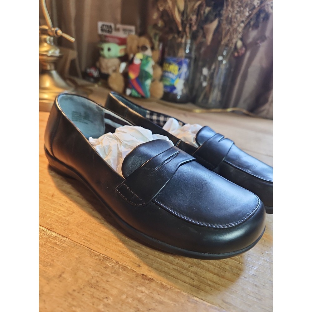 Me Too Penny Loafers, Square Toe, Black Sz 5.5. Excellent Condition